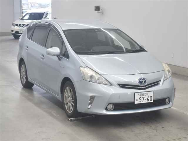 70471 Toyota Prius alpha ZVW41W 2011 г. (MIRIVE Aichi)